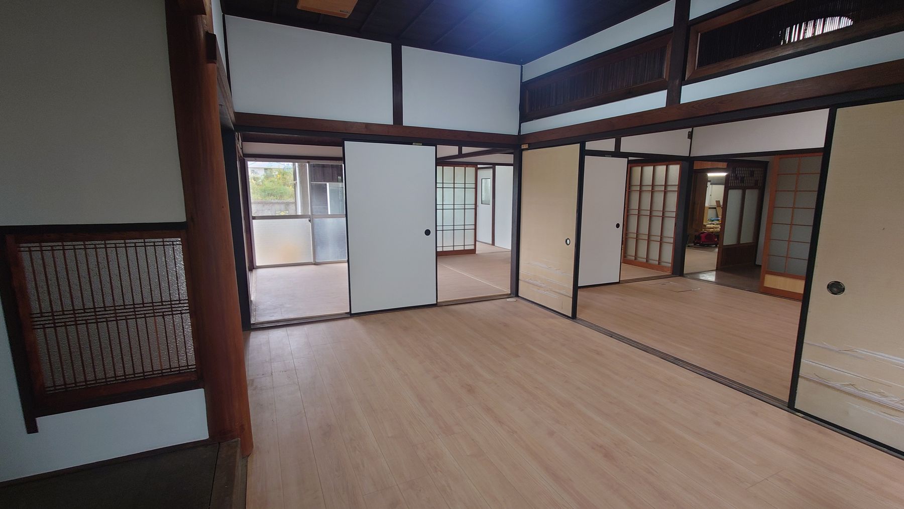 防府市伊佐江　車庫